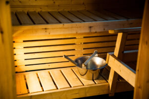 Hetta-Pallas vaelluspakettiin kuuluvan mökin sauna.